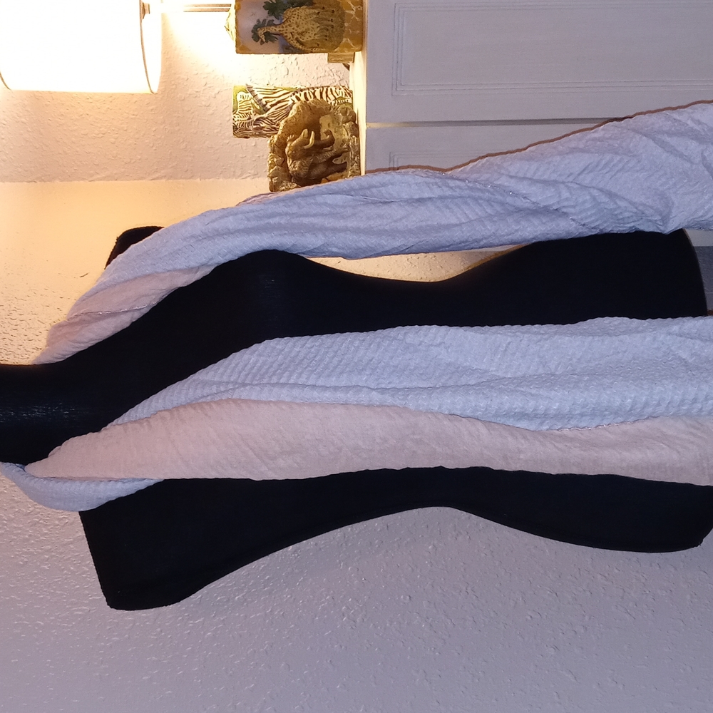 Two tone scarf